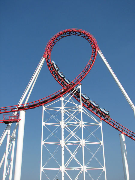 Archivo:Montaña rusa.jpeg