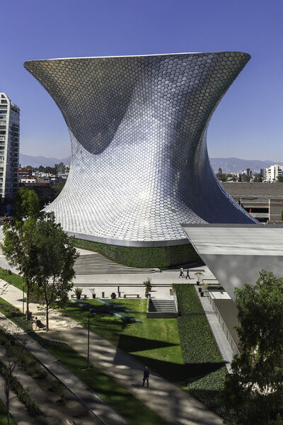 Archivo:Museo Soumaya.jpg