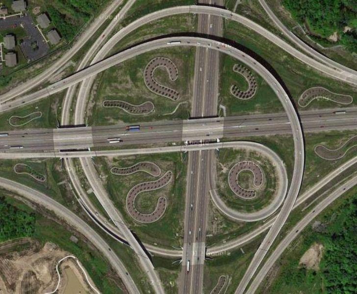 Archivo:Clotoide carretera 1.jpeg