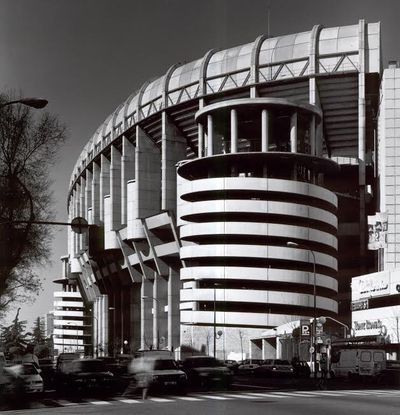 Rampa peatonal, estadio Santiago Bernabeú