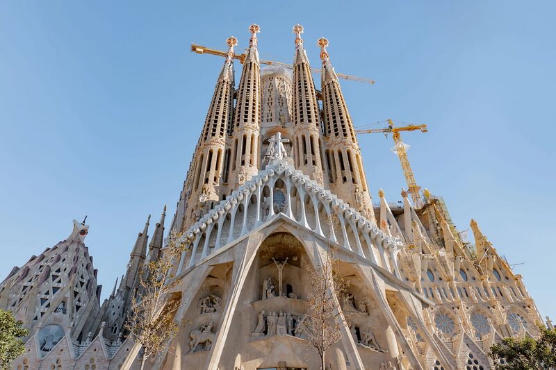 Archivo:SagradaFamilia2025.jpg